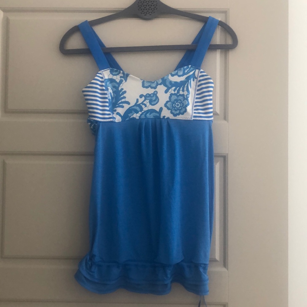 Lulu Lemon top